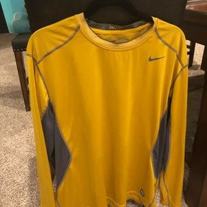 Nike Fitted XXL performance shirt